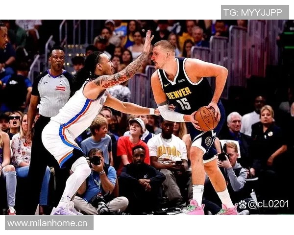 约基奇赛场惊人举动引发球迷热议是否影响球队氛围